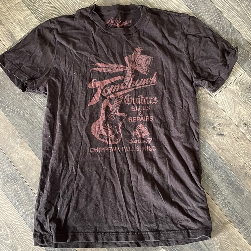 Lucky brand t-shirt. Medium. Dark brown/black. Great condition.